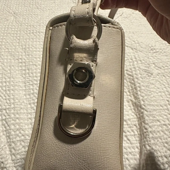 Off-White Black and Cream Diagonal Stripe bag - Picture 4 of 6